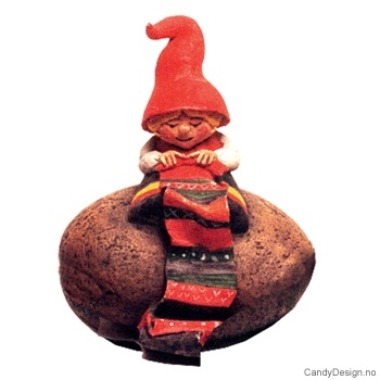 Julenisse figur på stein