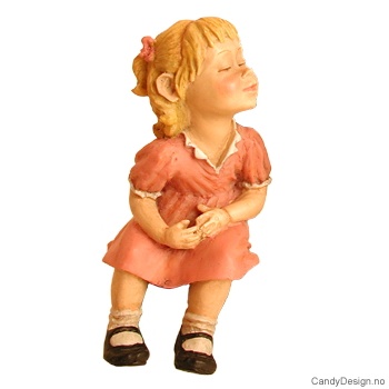 Sommerbarn sittende på kant - Kyssende jente