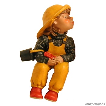 Sittende barn med regntøy - Kyssende jente