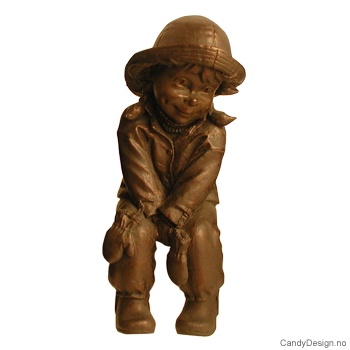 Regntøybarn i bronse  Genert jente