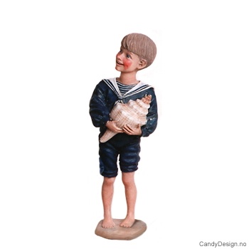 Matrosgutt med skjell