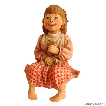 Pike sittende med matpakke