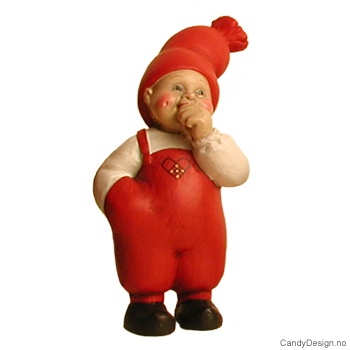 Gutt med hånd til munnen