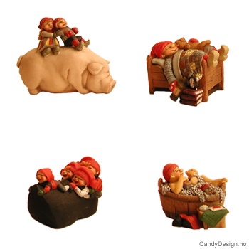 Assorterte mininisser i seng/gris/sko/stamp