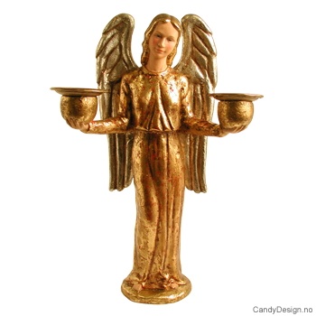 Stor engel med høye vinger og lysholder