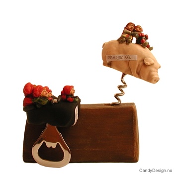 Sett med 2 opptrekkere med nisser i sko og nisser på gris 