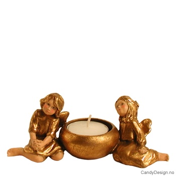 To engler med telysholder