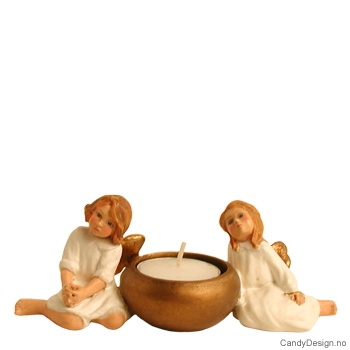 To engler med telysholder