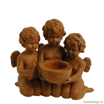 Tre englebarn med lite telys