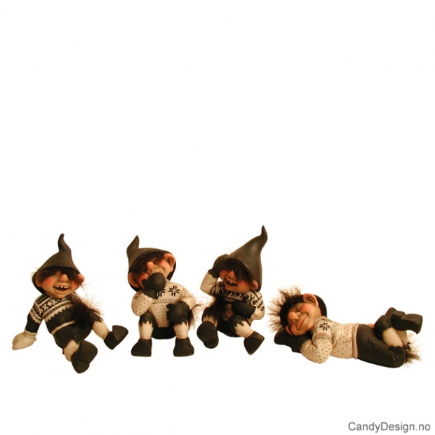 Troll sittende og liggende 