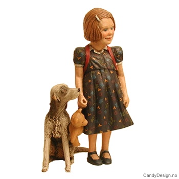 Barn med hund - Pike med blåmønstrete kjole