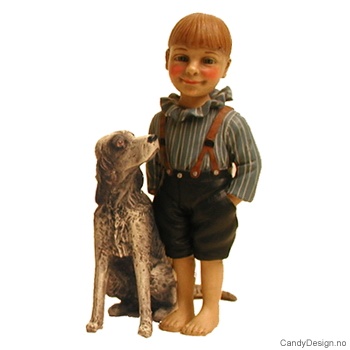 Barn med hund - Gutt i blåstripete skjorte