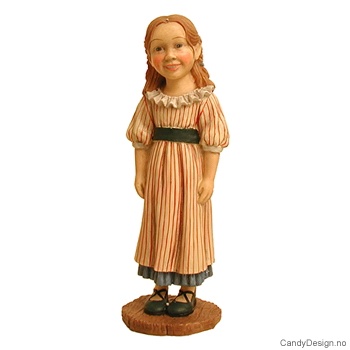 Pike i rød og hvit stripete kjole