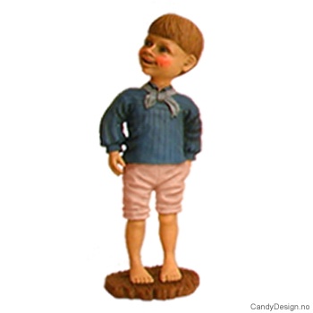 Gutt med hånd i lommen