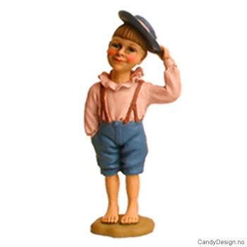 Gutt med hånd i hatt