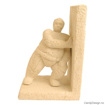 Sandsten bokstøtte skulptur med skulder mot støtte mot høyre