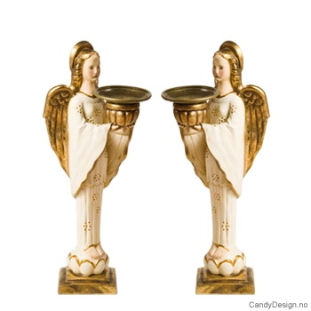 Medium englestake med ett lys